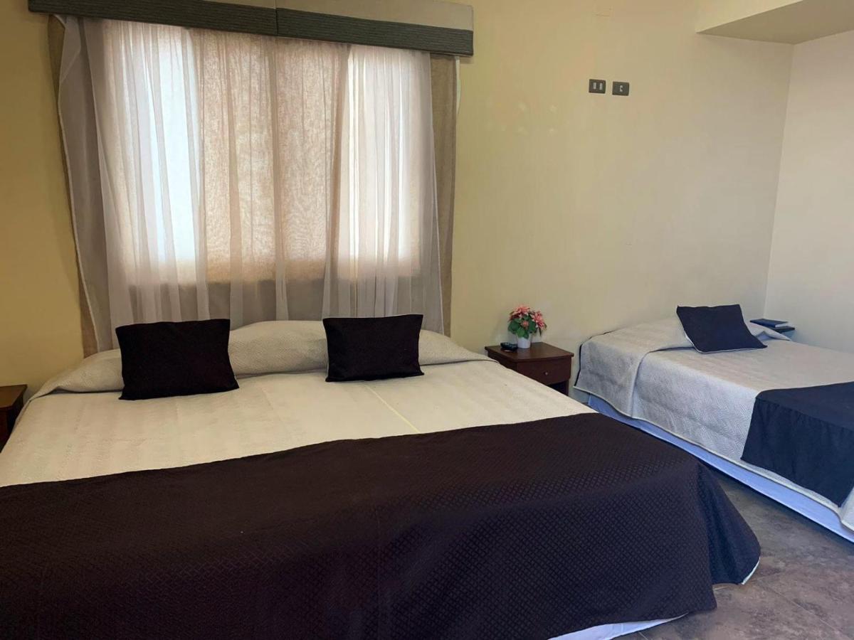 Juku Hostal Каламa Екстериор снимка