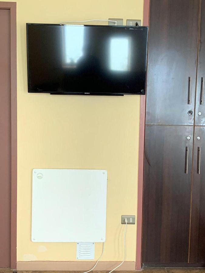 Juku Hostal Каламa Екстериор снимка