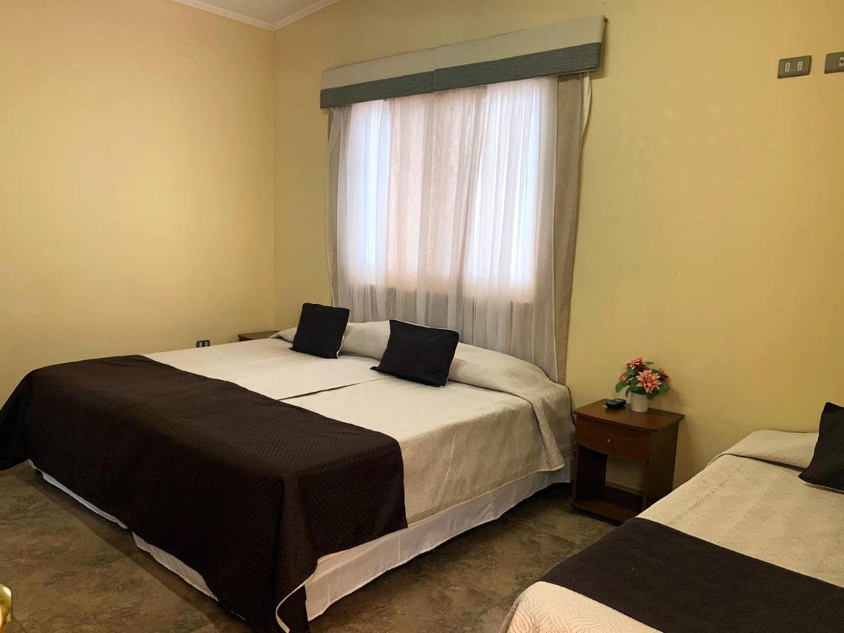 Juku Hostal Каламa Екстериор снимка