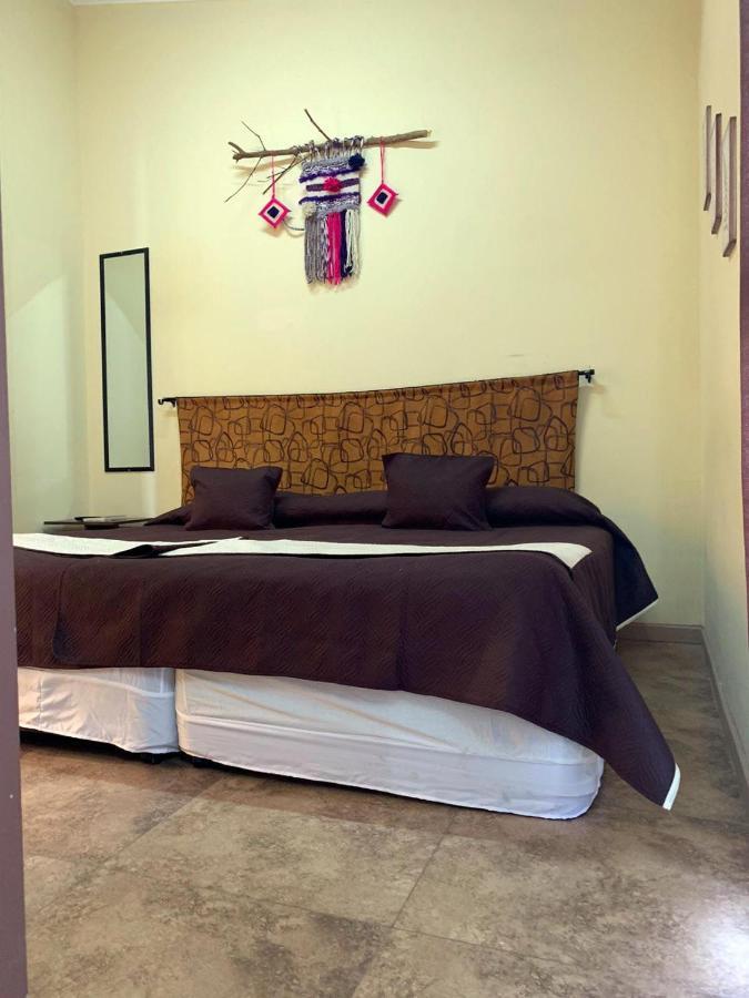 Juku Hostal Каламa Екстериор снимка