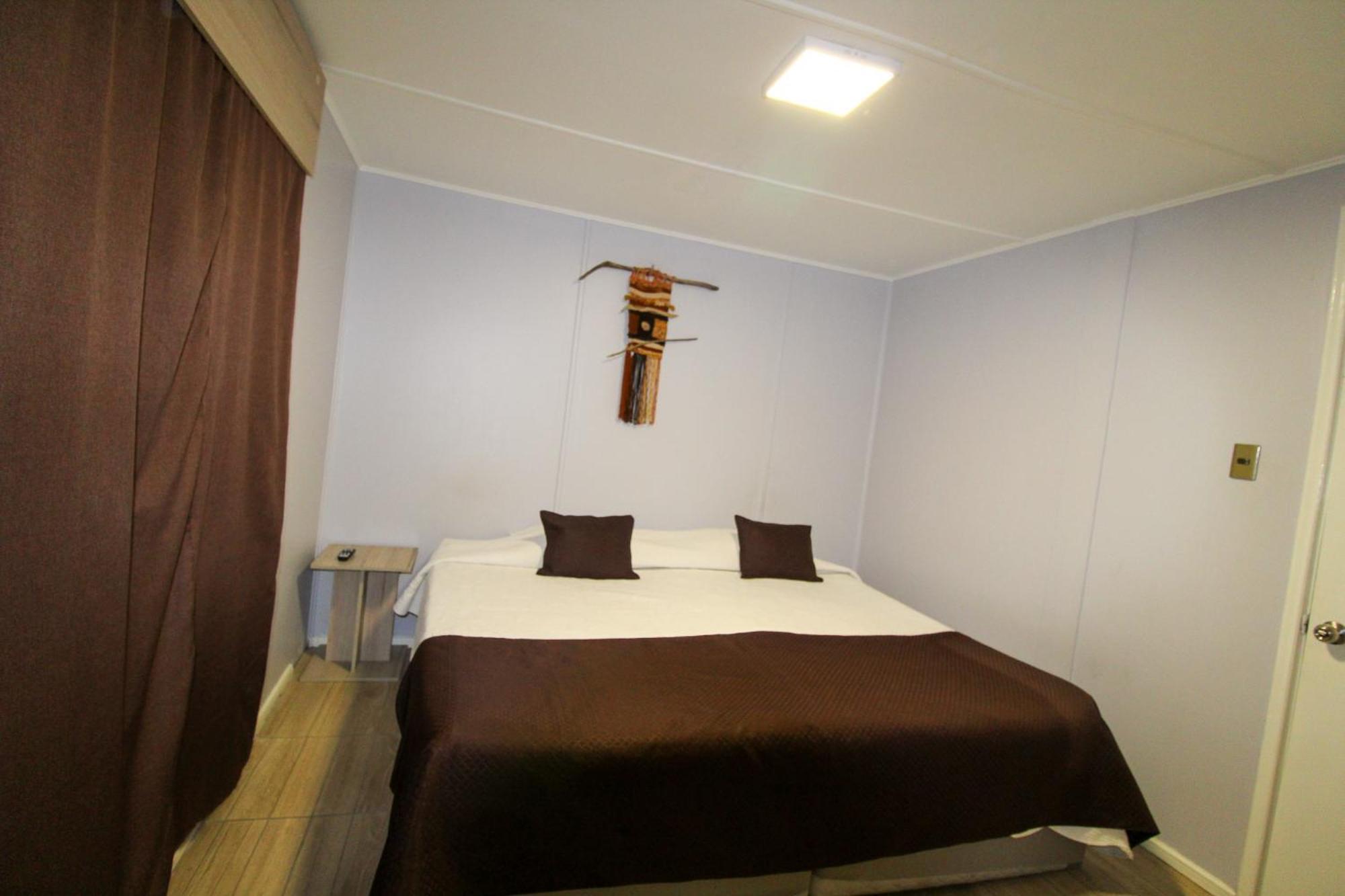 Juku Hostal Каламa Екстериор снимка