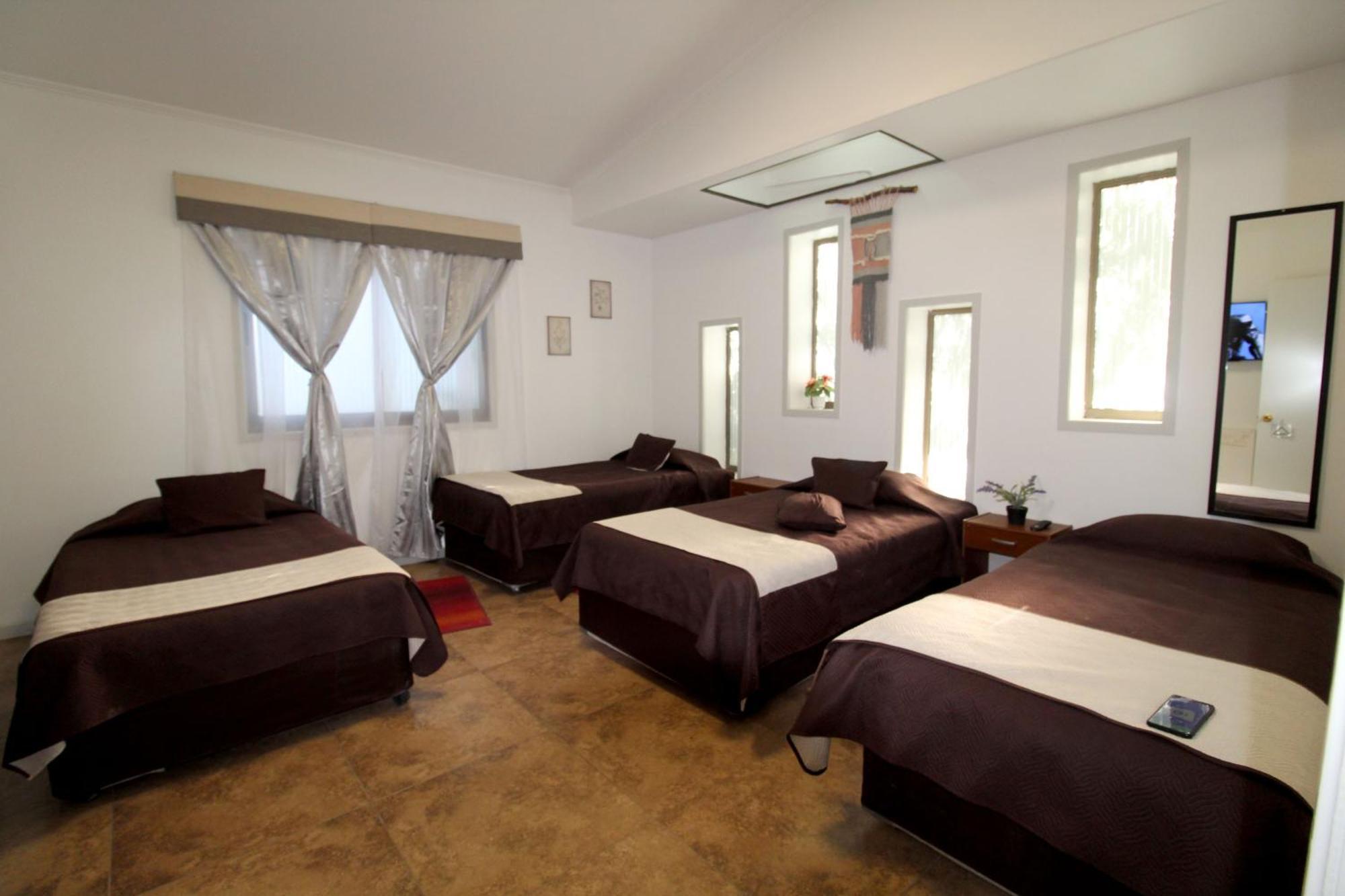 Juku Hostal Каламa Екстериор снимка