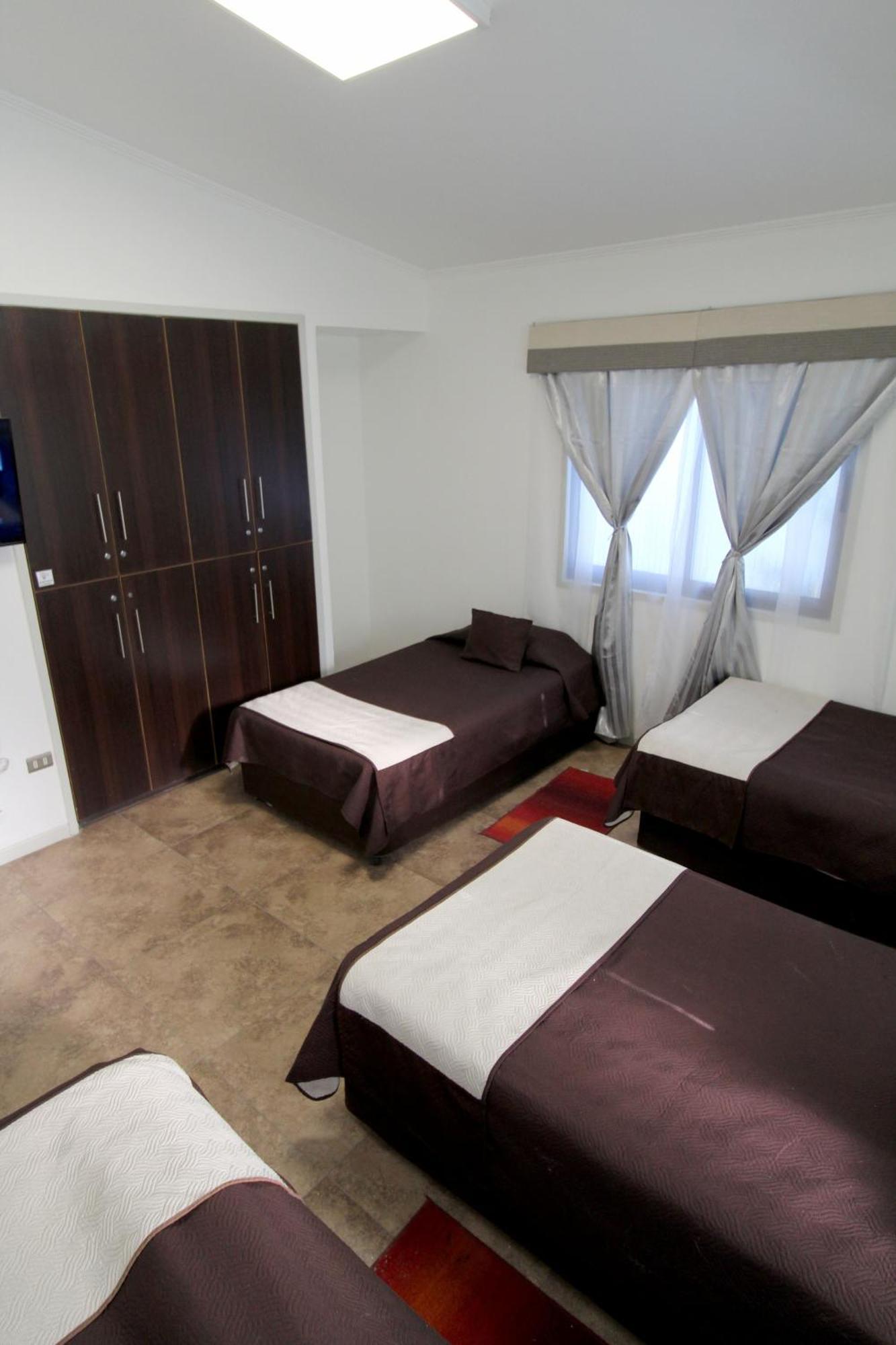 Juku Hostal Каламa Екстериор снимка