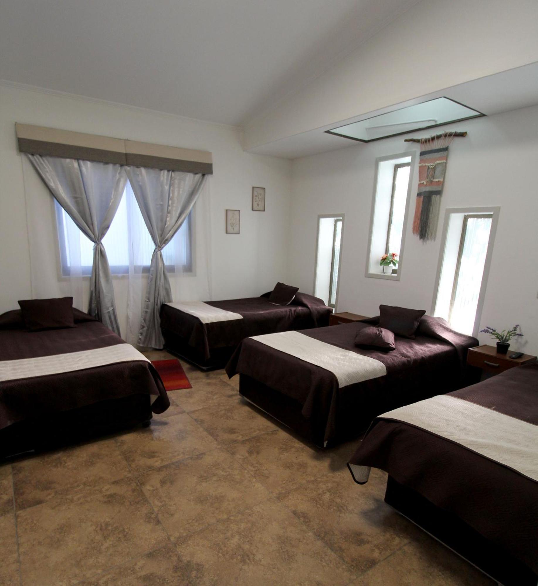 Juku Hostal Каламa Екстериор снимка