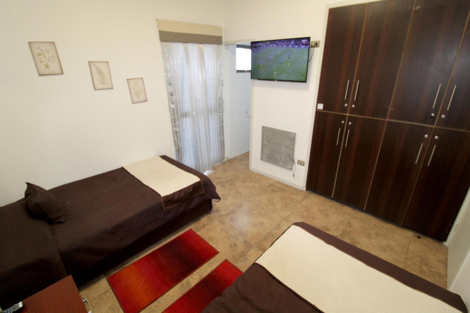Juku Hostal Каламa Екстериор снимка